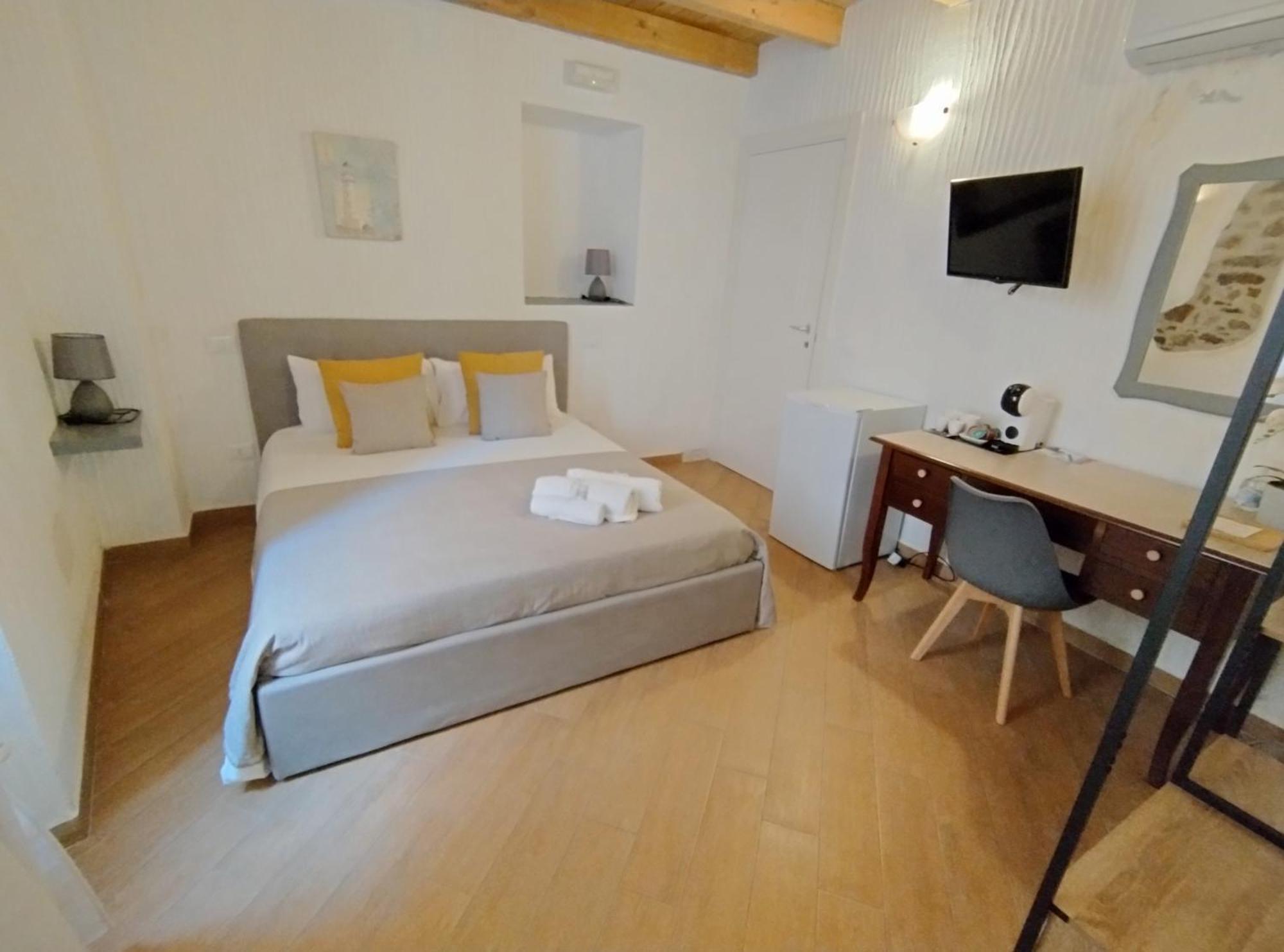 Holmann Suite & Rooms Olbia Bagian luar foto